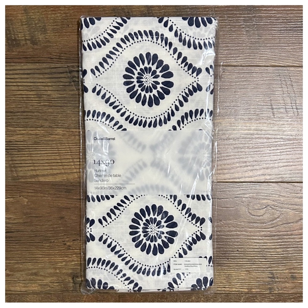 NWT Crate & Barrel Koran Table Runner - Picture 2 of 7